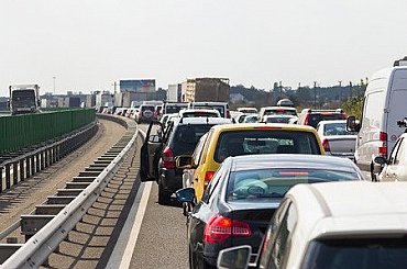German, French economic advisors champion battery-electric trucks to decarbonise freight transport