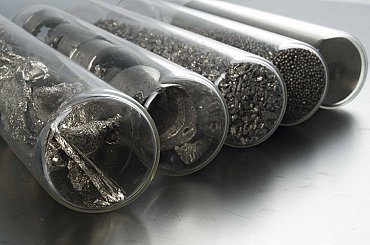 CNBC: Obnova zájmu o jadernou energii zvyšuje poptávku po uranu