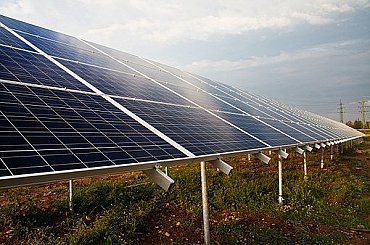 Výbor doporučil zúžit individuální kontroly výnosnosti solárních elektráren