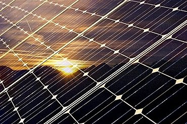 PV module cleaning should be included in green building standards