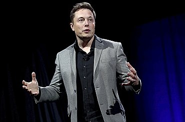 Musk nestíha a ohrozuje Teslu, akcionári s ním strácajú trpezlivosť