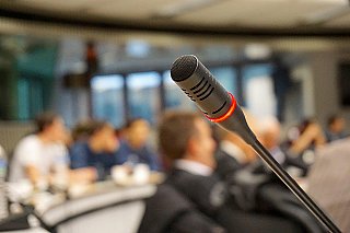 Na 117 vlád se zavázalo ztrojnásobit do roku 2030 obnovitelné zdroje